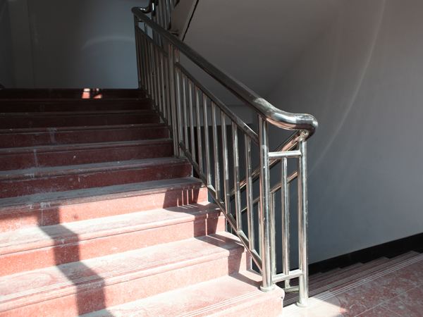 不锈钢楼梯扶手价格